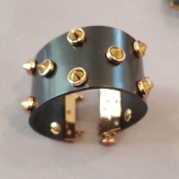 Tory Burch Jewelry - Tory Burch cuff bracelet